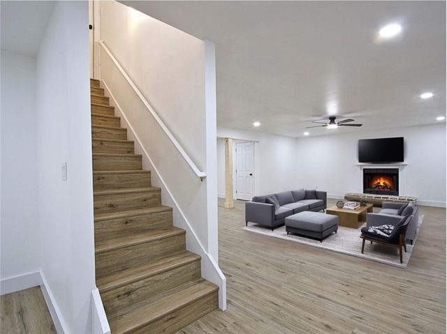 1305 Fontainebleau NE Court, Lawrenceville, GA 30043