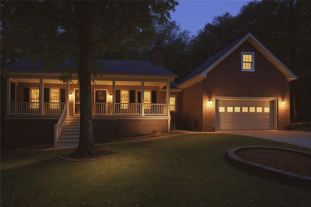 1305 Fontainebleau NE Court, Lawrenceville, GA 30043