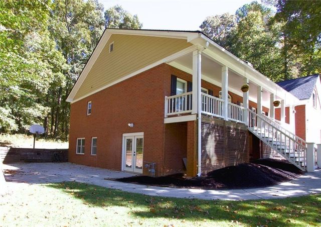 1305 Fontainebleau NE Court, Lawrenceville, GA 30043