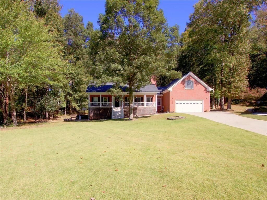 1305 Fontainebleau NE Court, Lawrenceville, GA 30043