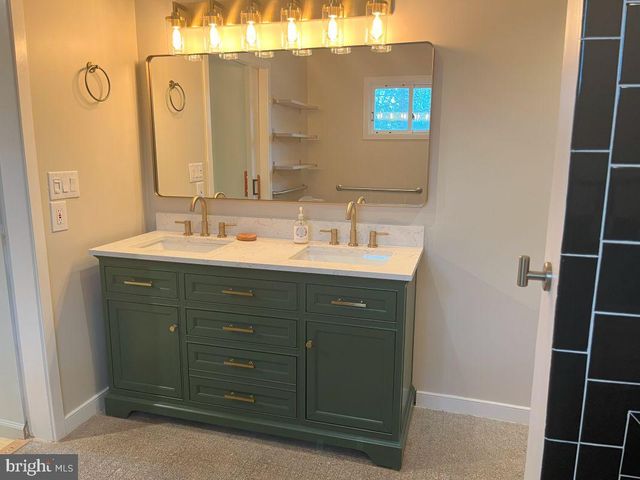 10401 PEARL ST, Fairfax, VA 22032