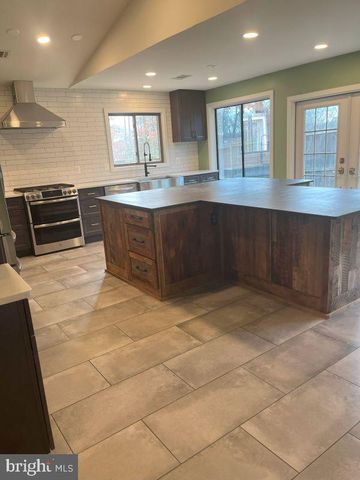 10401 PEARL ST, Fairfax, VA 22032