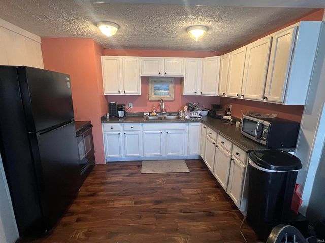 1702 1704 24th Streets, Bedford, IN 47421
