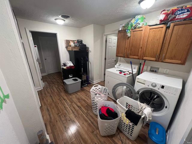 1702 1704 24th Streets, Bedford, IN 47421