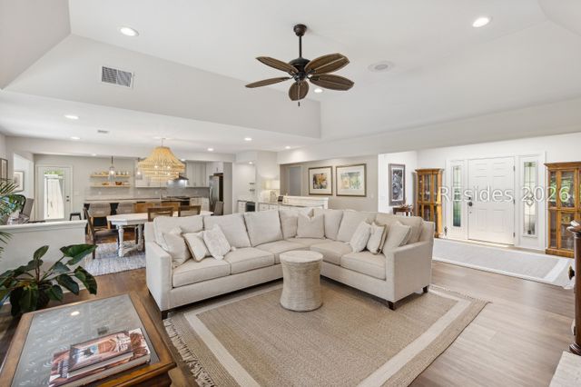 1 Crepe Myrtle Ct, Hilton Head Island, SC 29926