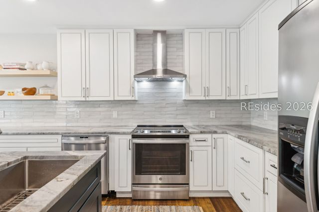 1 Crepe Myrtle Ct, Hilton Head Island, SC 29926