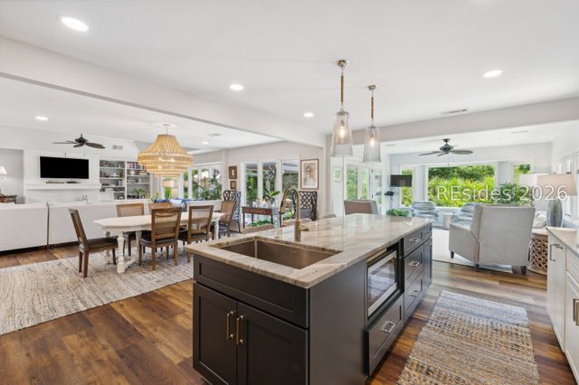 1 Crepe Myrtle Ct, Hilton Head Island, SC 29926