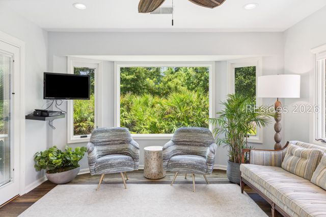 1 Crepe Myrtle Ct, Hilton Head Island, SC 29926