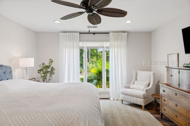 1 Crepe Myrtle Ct, Hilton Head Island, SC 29926