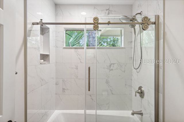 1 Crepe Myrtle Ct, Hilton Head Island, SC 29926