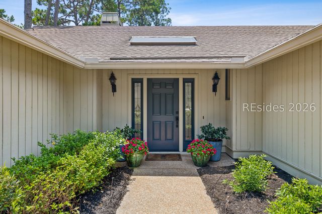 1 Crepe Myrtle Ct, Hilton Head Island, SC 29926