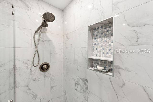 1 Crepe Myrtle Ct, Hilton Head Island, SC 29926