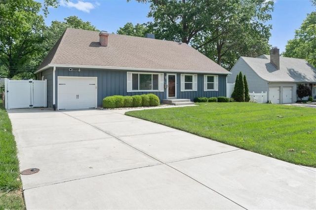 5914 W 76th Terrace, Prairie Village, KS 66208