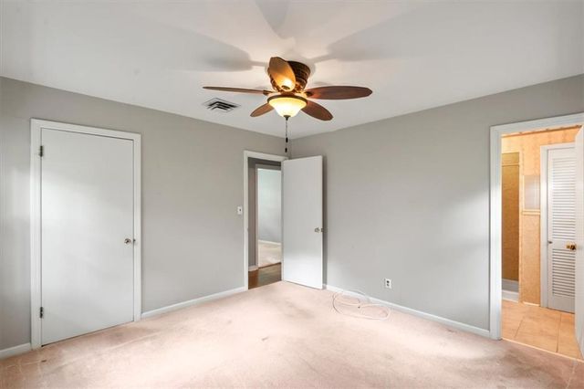 5914 W 76th Terrace, Prairie Village, KS 66208