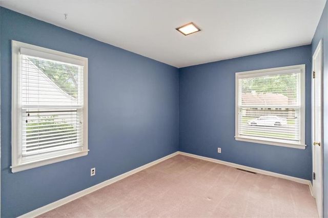5914 W 76th Terrace, Prairie Village, KS 66208
