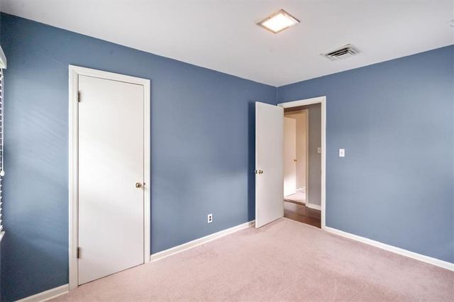 5914 W 76th Terrace, Prairie Village, KS 66208