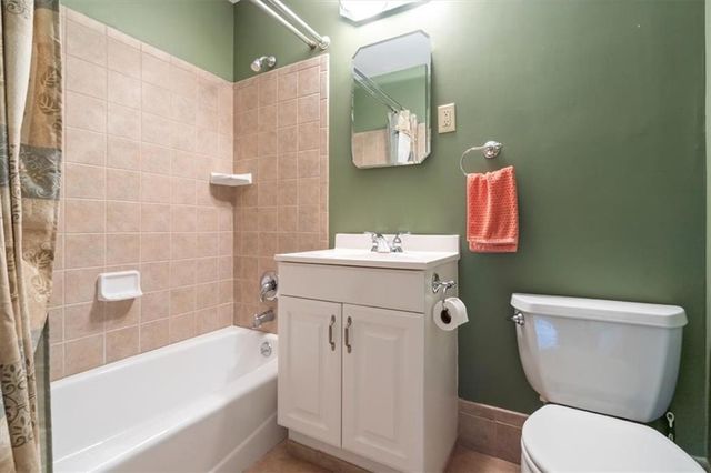 5914 W 76th Terrace, Prairie Village, KS 66208