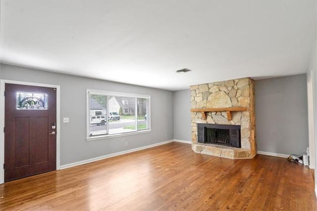 5914 W 76th Terrace, Prairie Village, KS 66208