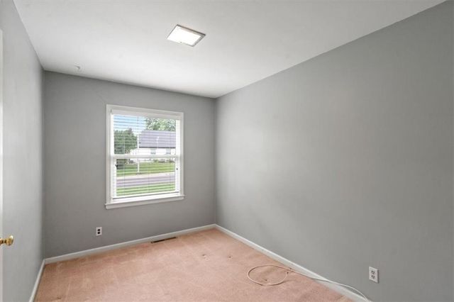 5914 W 76th Terrace, Prairie Village, KS 66208
