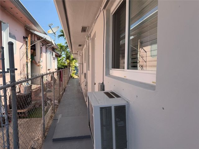 3311 SW 25th Ter 3315, Miami, FL 33133