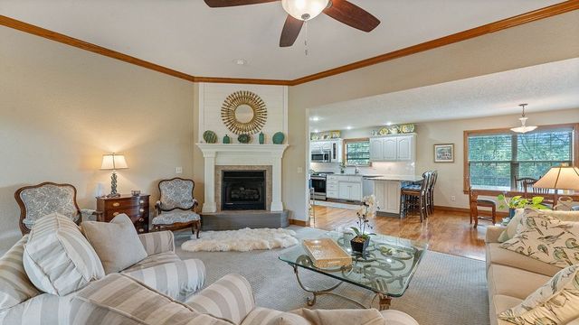 37 Grier Drive, Bella Vista, AR 72715