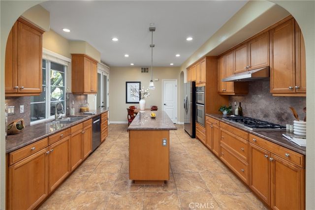 21245 Baeza, Huntington Beach, CA 92648