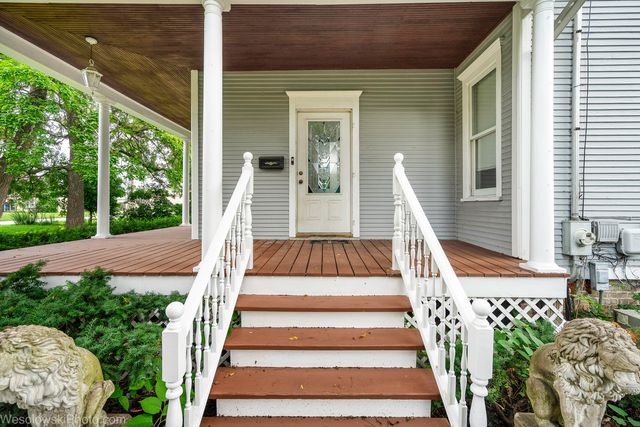 1961 Miner Street, Des Plaines, IL 60016