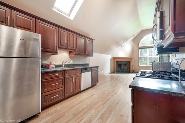 1961 Miner Street, Des Plaines, IL 60016