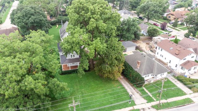 1961 Miner Street, Des Plaines, IL 60016