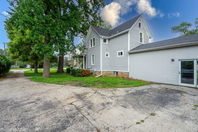 1961 Miner Street, Des Plaines, IL 60016