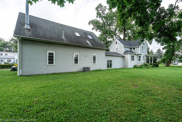1961 Miner Street, Des Plaines, IL 60016