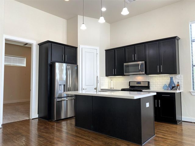 74 N Hutcheson Street, Houston, TX 77003