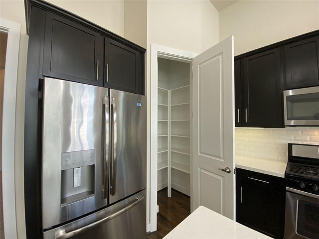 74 N Hutcheson Street, Houston, TX 77003