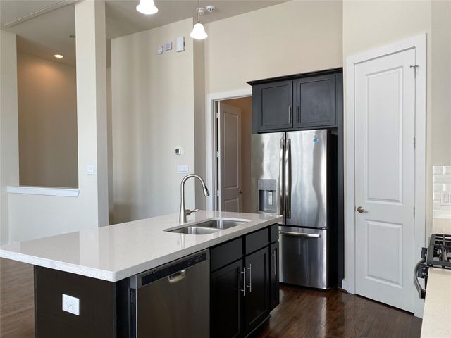 74 N Hutcheson Street, Houston, TX 77003