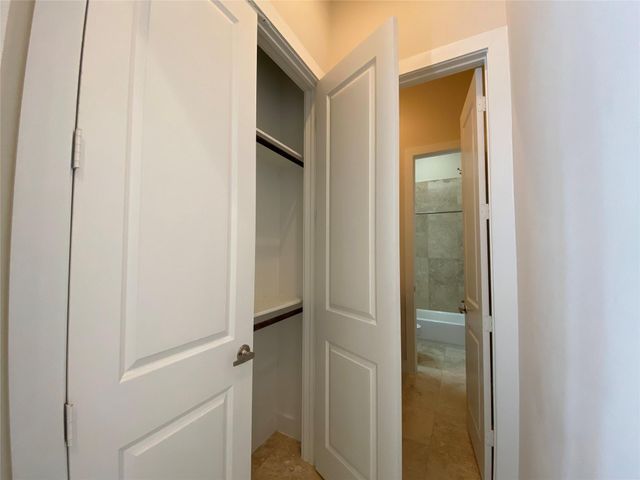 74 N Hutcheson Street, Houston, TX 77003