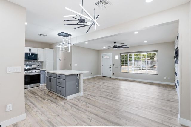 2022 N 40th Street, Phoenix, AZ 85008