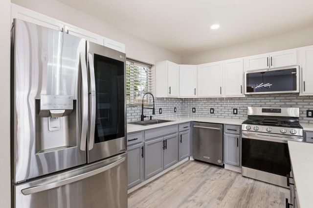 2022 N 40th Street, Phoenix, AZ 85008