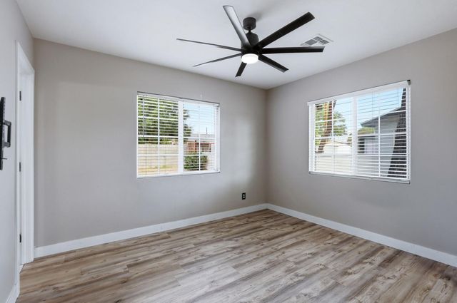 2022 N 40th Street, Phoenix, AZ 85008