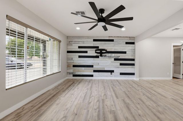 2022 N 40th Street, Phoenix, AZ 85008