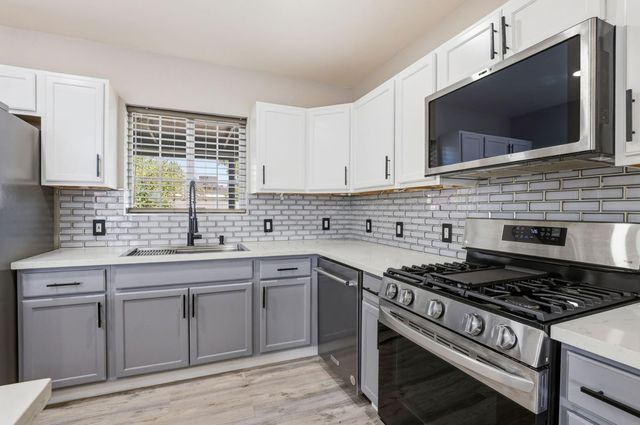 2022 N 40th Street, Phoenix, AZ 85008