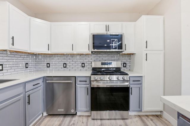 2022 N 40th Street, Phoenix, AZ 85008
