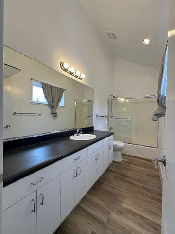 864 Laurel Street A, San Carlos, CA 94070