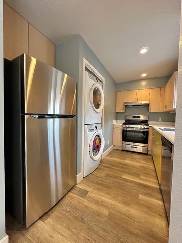 864 Laurel Street A, San Carlos, CA 94070