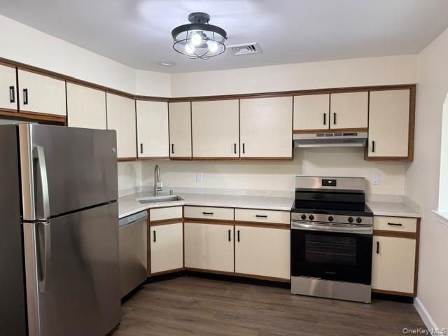 1 Atlantic Avenue 56, Farmingdale, NY 11735