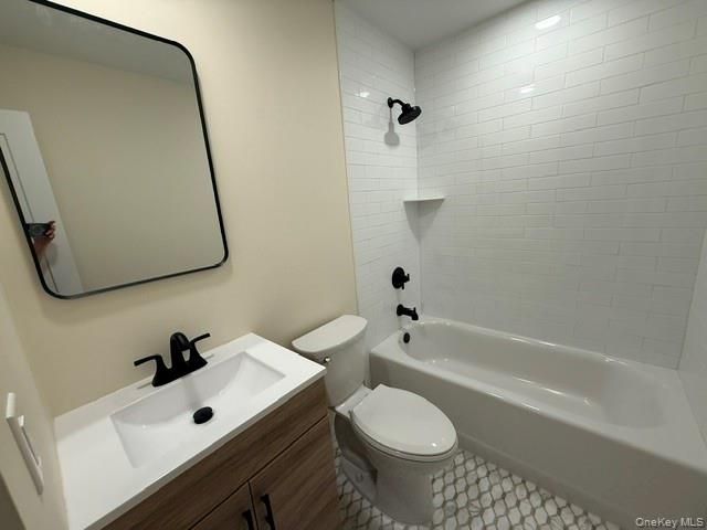 1 Atlantic Avenue 56, Farmingdale, NY 11735