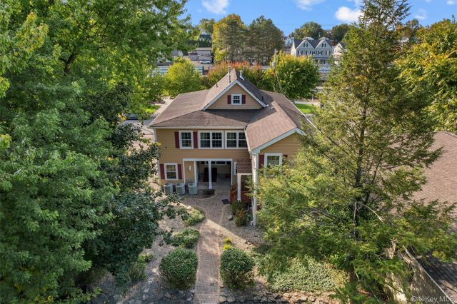 10 Burnside Avenue B, Congers, NY 10920