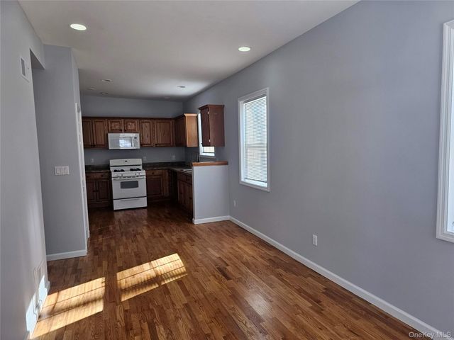 10 Burnside Avenue B, Congers, NY 10920