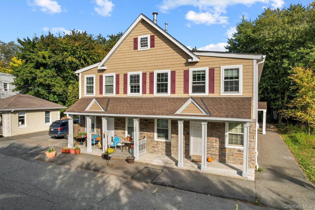 10 Burnside Avenue B, Congers, NY 10920