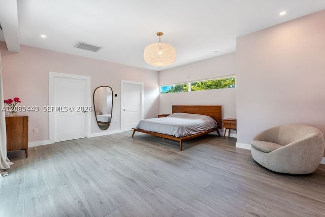 719 W 51st St, Miami Beach, FL 33140