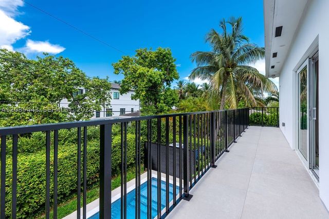 719 W 51st St, Miami Beach, FL 33140
